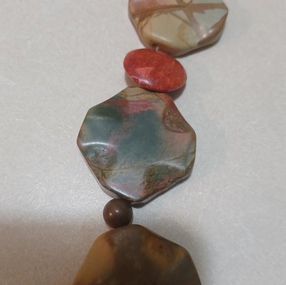 Artisan handcrafted Jasper and Jade statement necklace - Picture 8 of 8